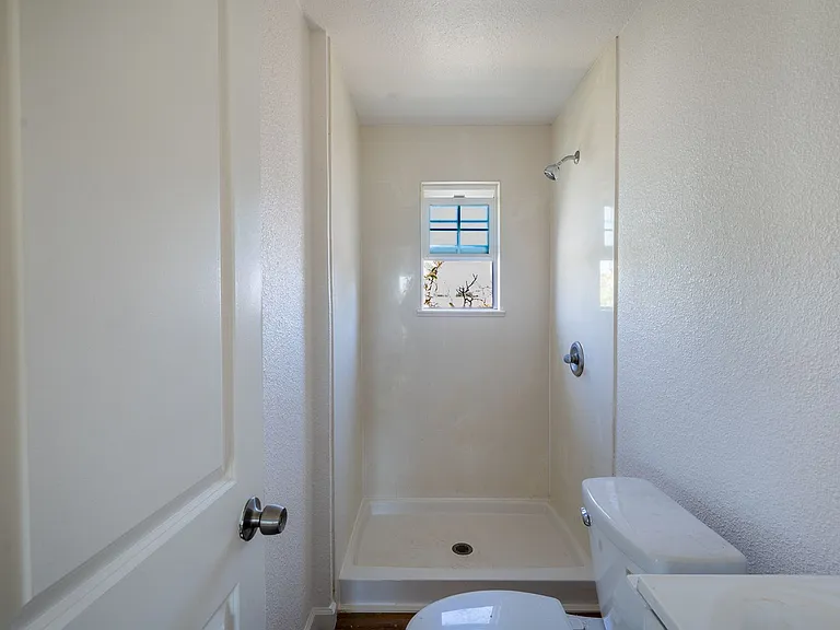 19040 Monterey Rd — Photo 7