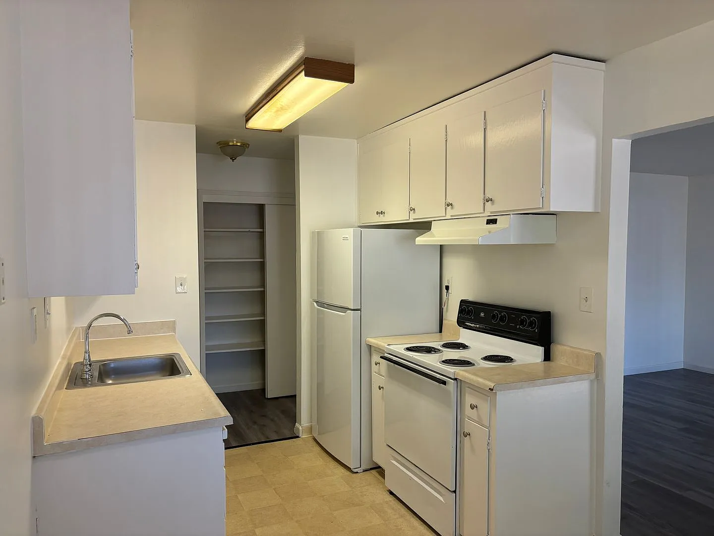0239 - Ross Fourplex — Photo 3