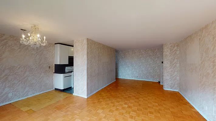 1st image of 2925 W 5th St APT 3G