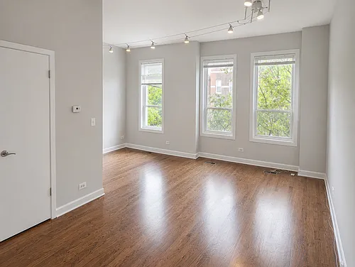 2028 W Armitage Ave #2F Photo 1