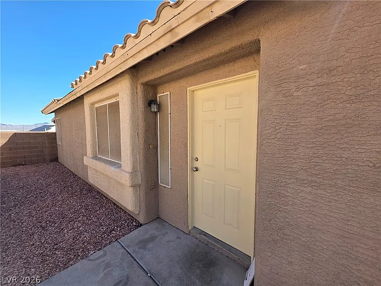 6674 Jordan River Dr — Photo 8