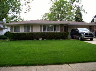 652 S 7th St, Dundee, IL 60118