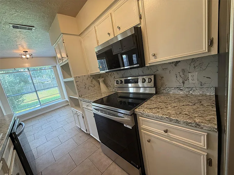 414 Dogwood St — Photo 8