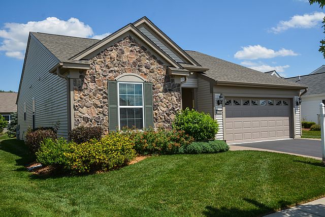 1st image of 12392 Scarlet Dr