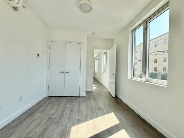 165 Vanderbilt Avenue image 10 of 10