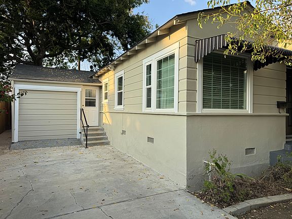 3rd image of 390 Balsam Ave