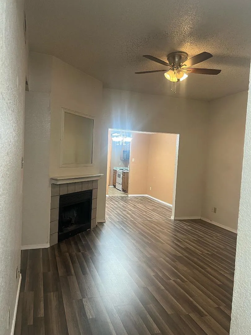 2 bed, 1041 sqft, $1,850 — Photo 3