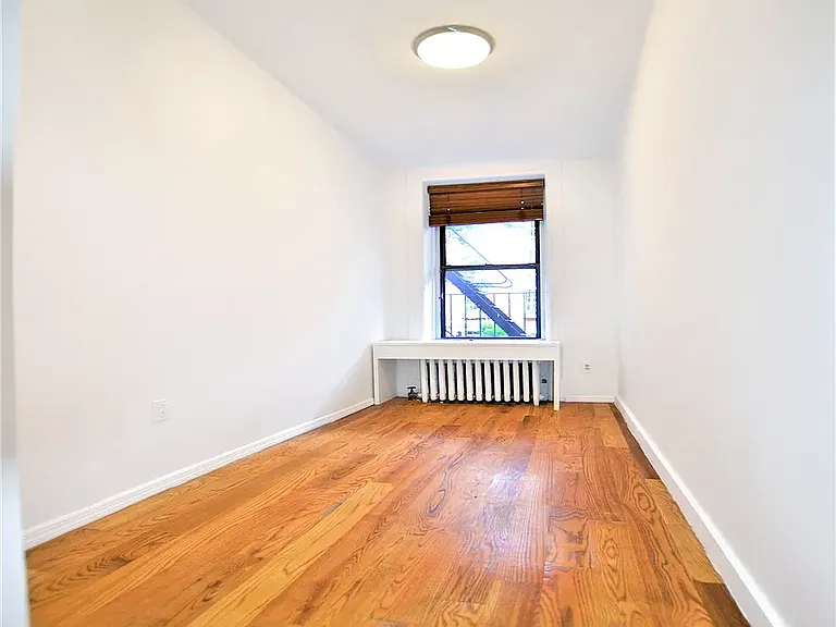 312 E 9th St #4 — Photo 6