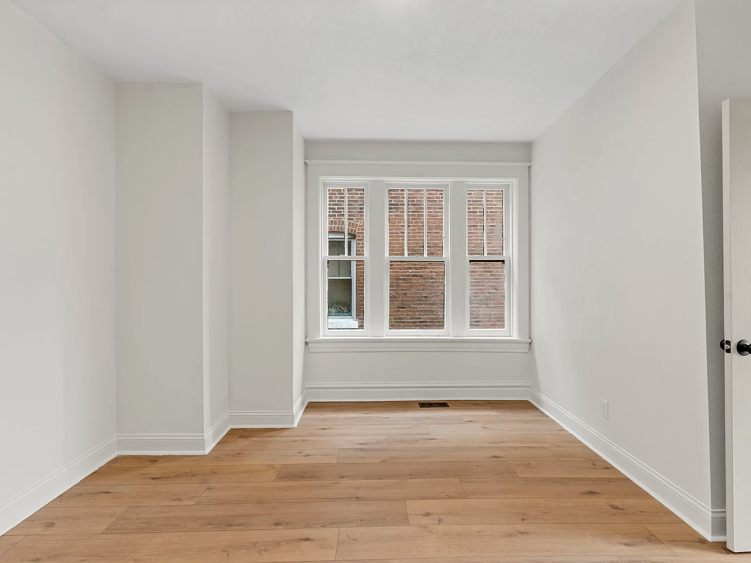3728 Hydraulic Ave — Photo 2