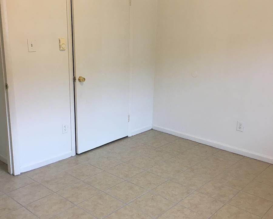 1st image of 1504 Autumn Dr APT 4