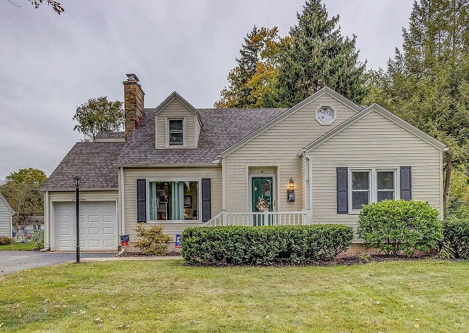 1st image of 9 Highland Dr