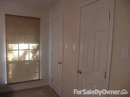 4th image of 127 Swenson St