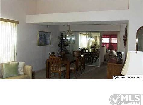 3rd image of 907A Stratford Ct