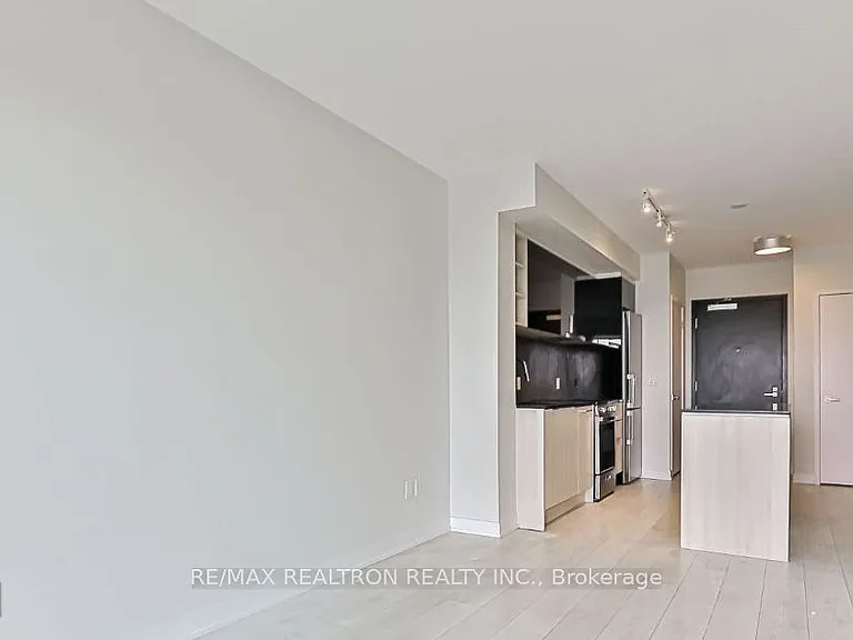 31 Tippett Rd #636 — Photo 17