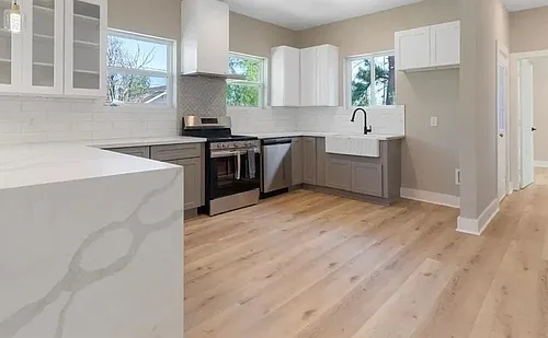 2718 Gano St Photo 1