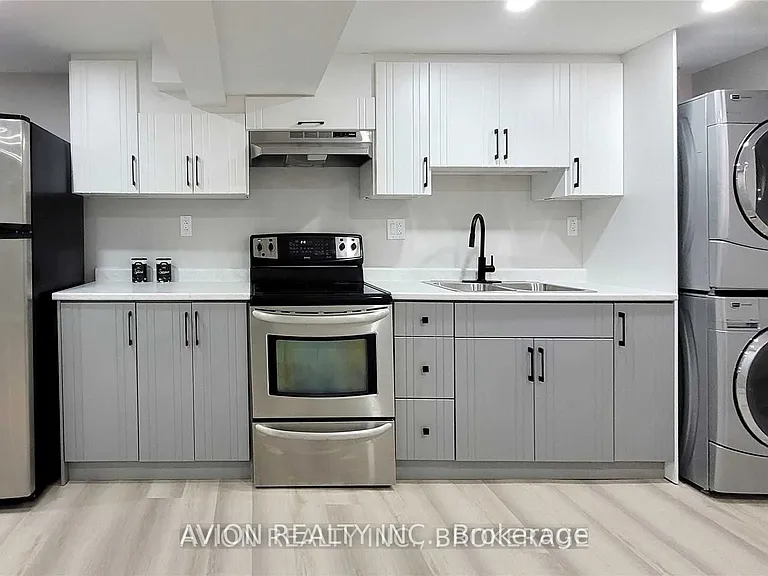 3205 Anderson Cres #BSMT — Photo 3