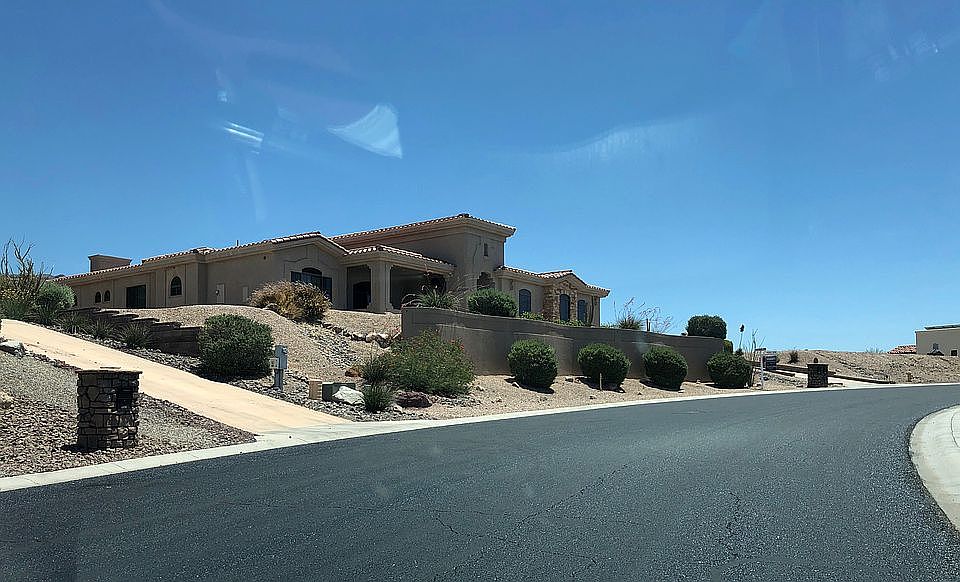 1st image of 7030 Circula De Hacienda