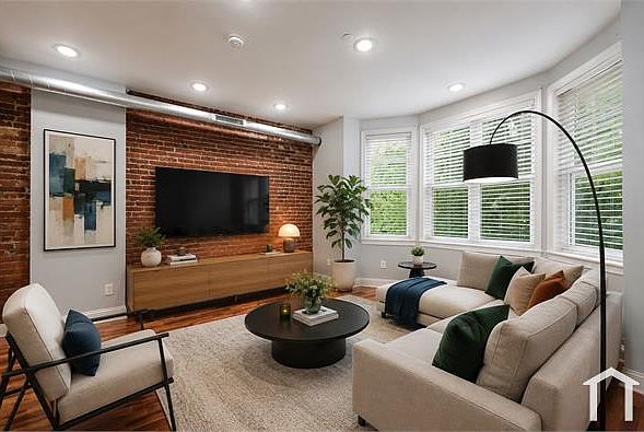 1st image of 3220 W Diamond St #2