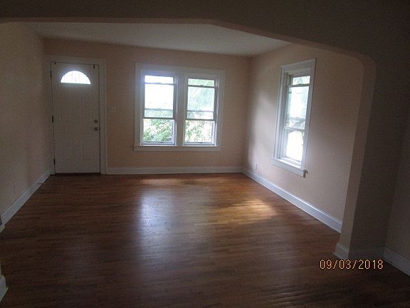 2nd image of 9 S Margaret St