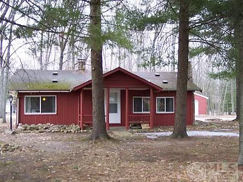 1841 Lake Dr photo 1