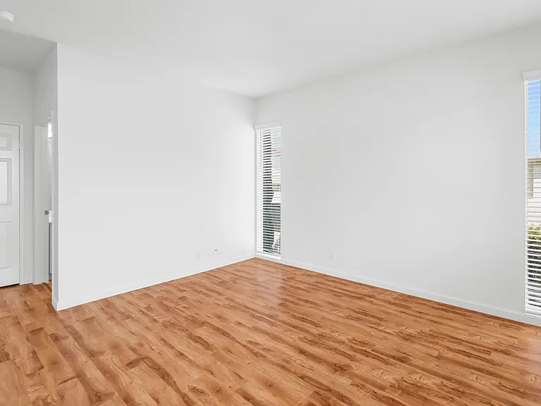 1828 Purdue Ave #203 — Photo 30
