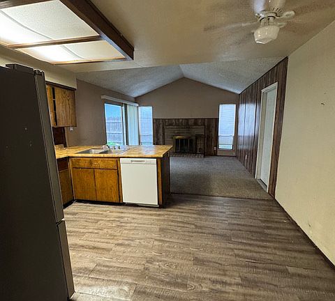 5th image of 8202 Burgundy Dr