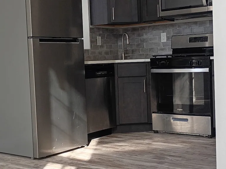 3012 E Thompson St #202 — Photo 3