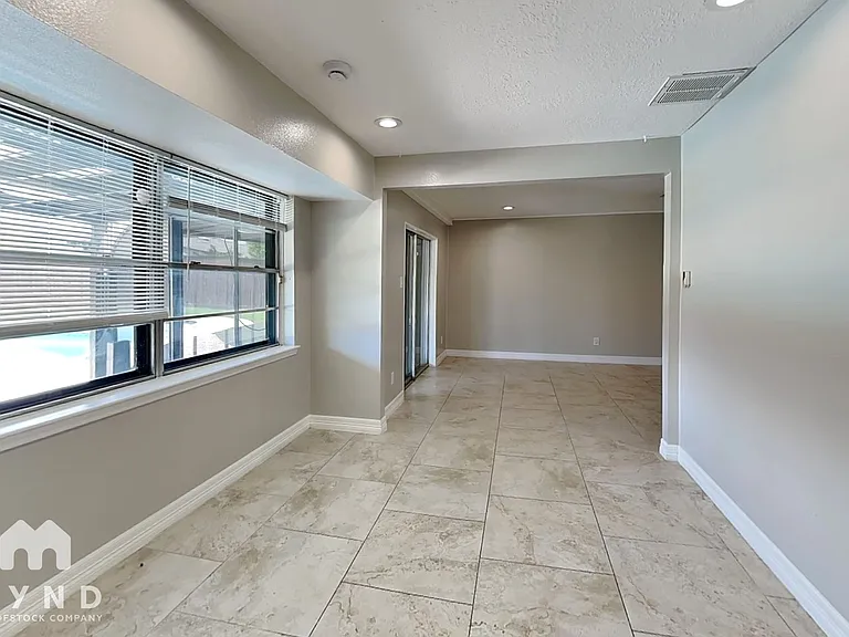 10503 Kirkdale Dr — Photo 5