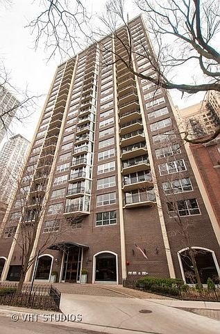 1st image of 1515 N Astor St #16A-B