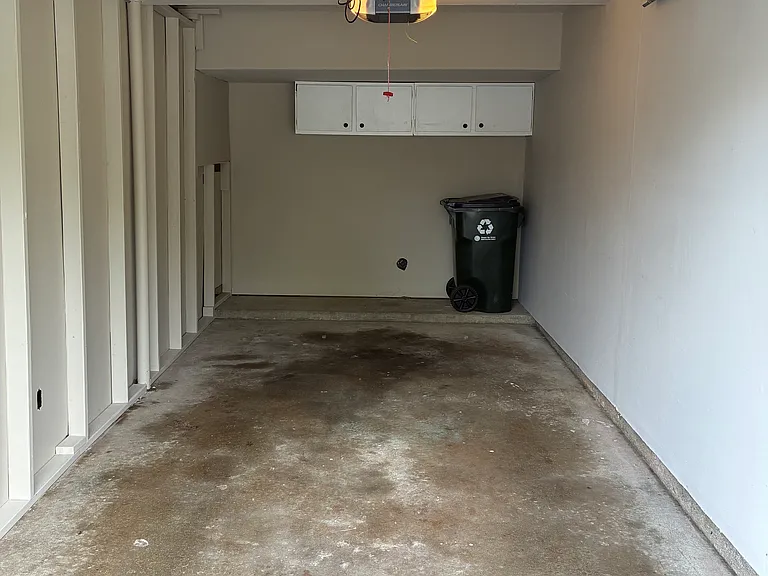 3057 Oakridge Ct — Photo 10