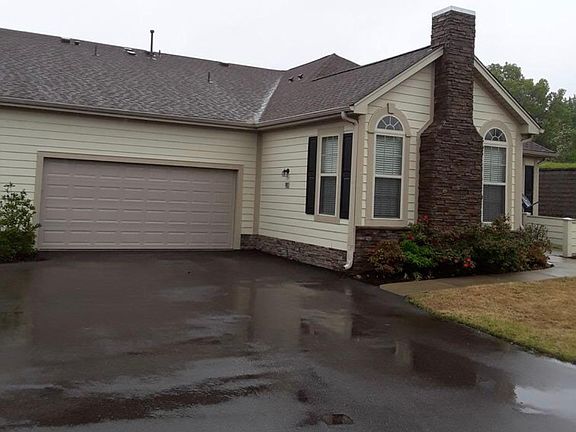 2nd image of 1610 E Southfield Cir