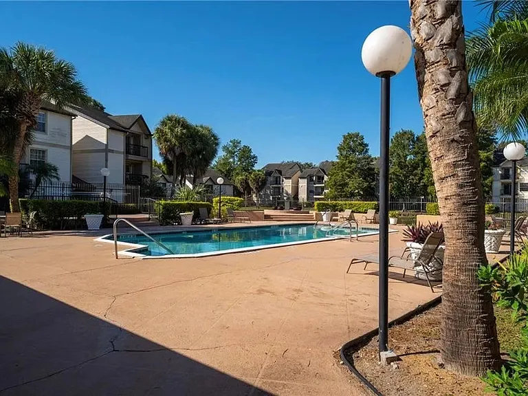 1972 Lake Atriums Cir #180 — Photo 3
