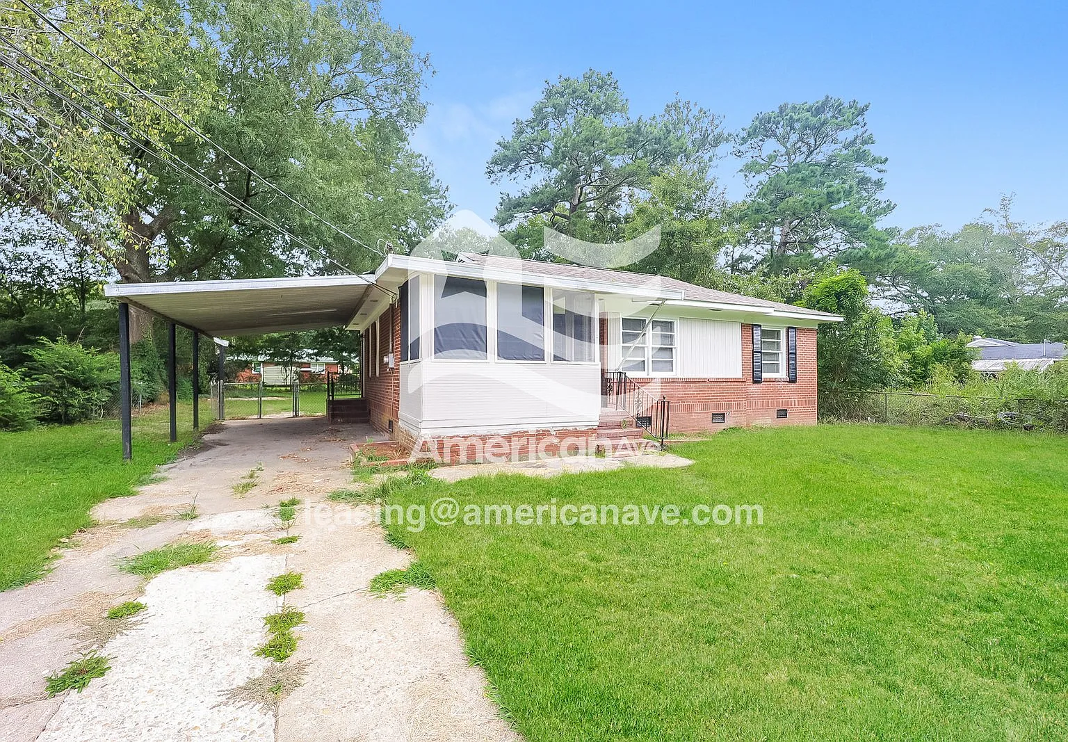3 bed, 1.0 bath, 1014 sqft, $822 — Photo 2