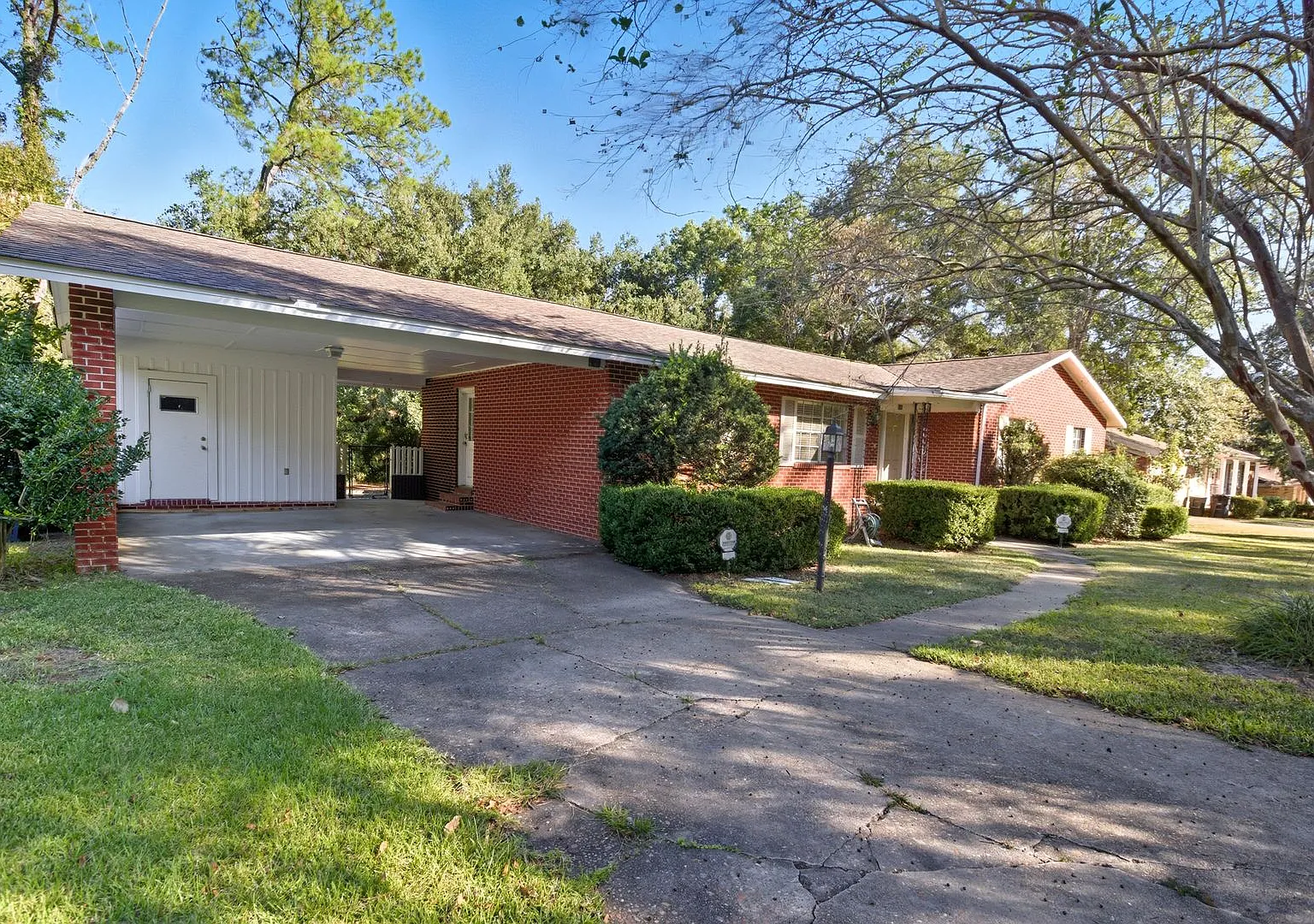 Beautiful 4 bedroom home near FSU for August 2027! — Photo 2
