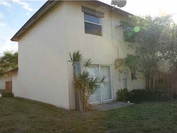 3rd image of 1130 Cypress Way E
