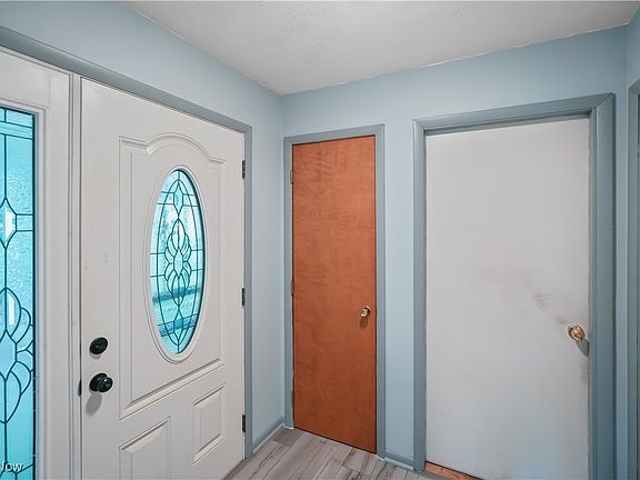 5th image of 1315 Lake Dr
