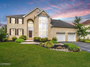 8 Chagall Ct, East Windsor, NJ 08520