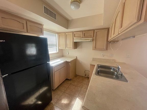 4th image of 11968 Mesquite Bush Dr #1