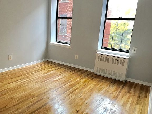 4th image of 926 Bronx Park S APT 4E