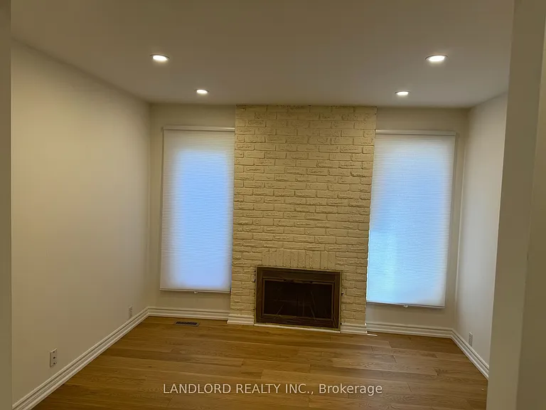 19 Vanessa Rd — Photo 9