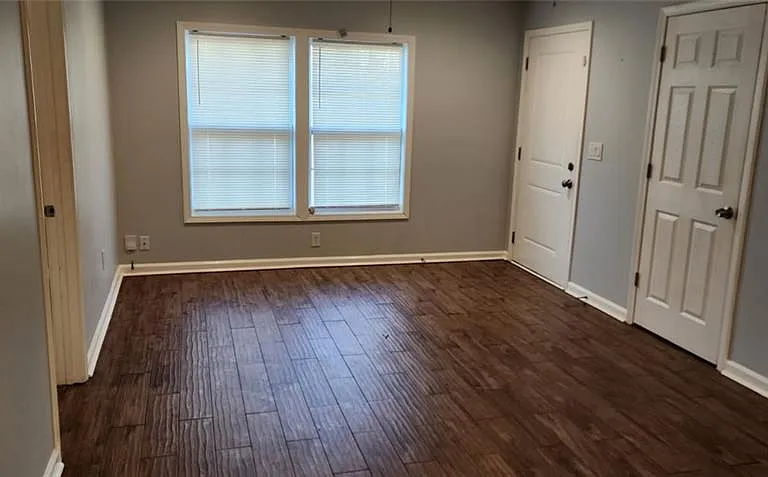 2975 Jones St — Photo 2