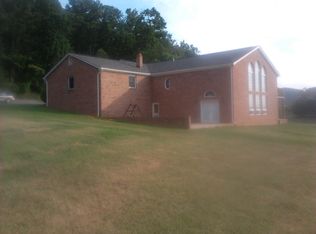 402 Lauck Ln, Stanley, VA 22851