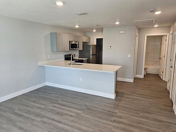 2nd image of 100 E St