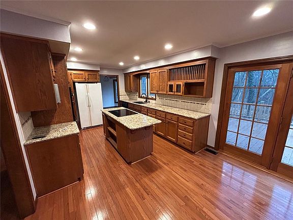 2nd image of 15150 E Quaker Rd