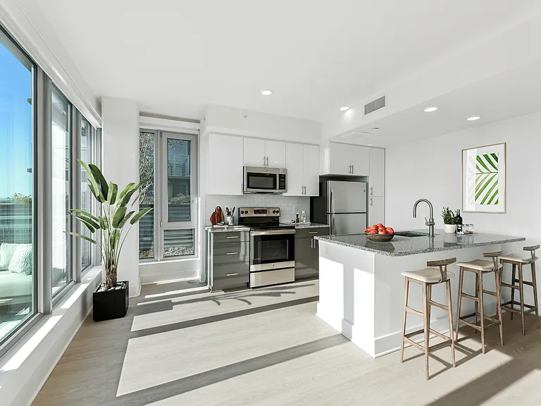Link Apartments H Street — Photo 10