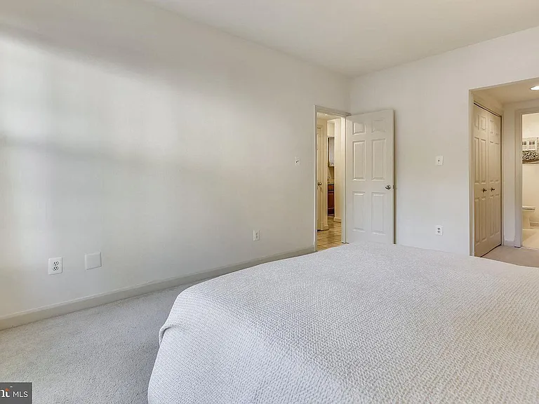 10828 Antigua Ter — Photo 11