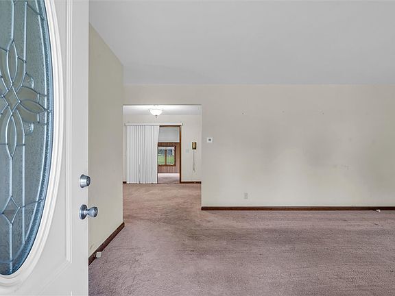5th image of 1011 Westgate Dr