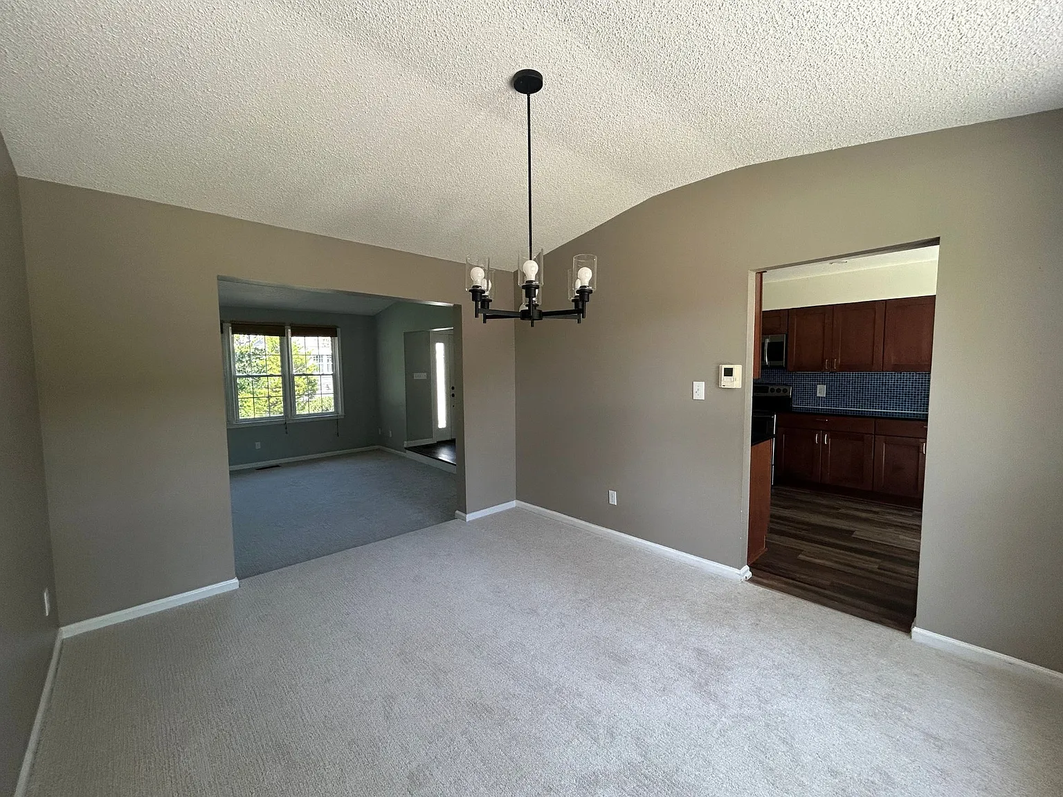 3 bed, 2.5 bath, 2148 sqft, $3,800 — Photo 4