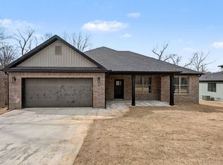 52 Claxton Dr, Bella Vista, AR 72714