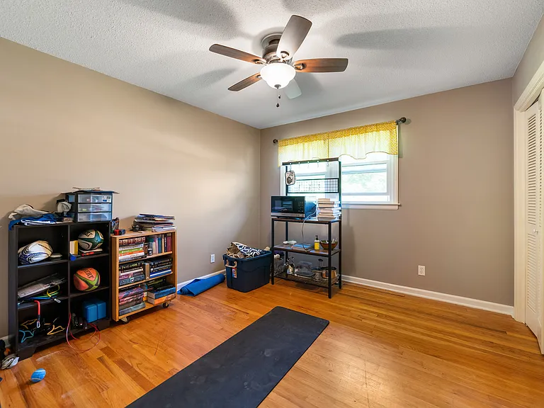 323 Bandock Dr — Photo 12